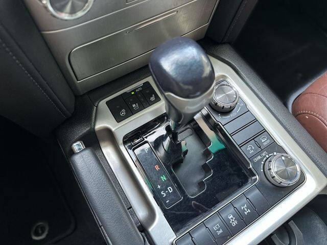 2017 Toyota Land Cruiser
