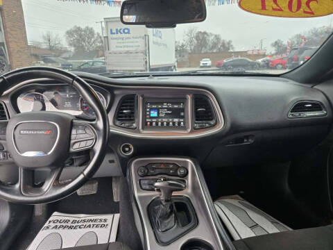 2021 Dodge Challenger SXT