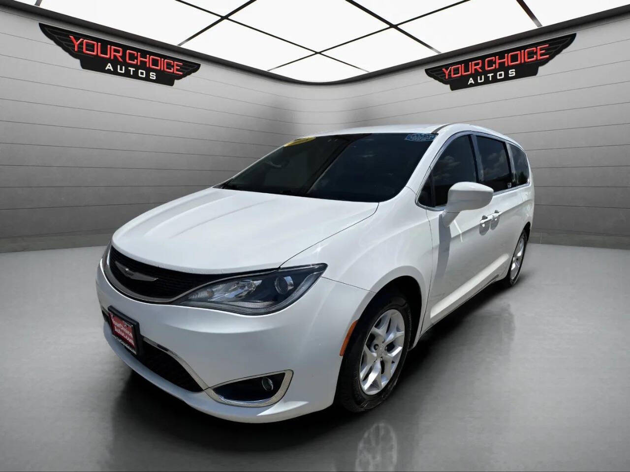 2018 Chrysler Pacifica Touring Plus 4dr Mini Van's photo