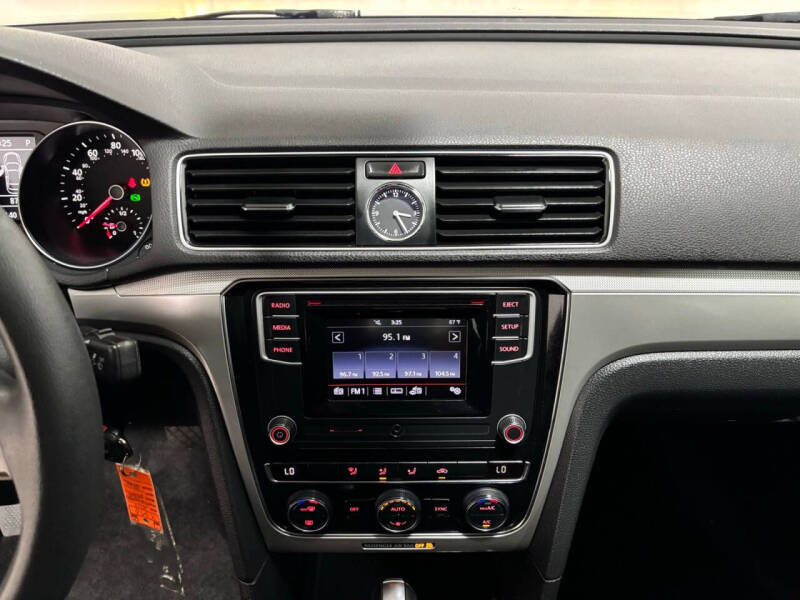 2017 Volkswagen Passat 1.8T S