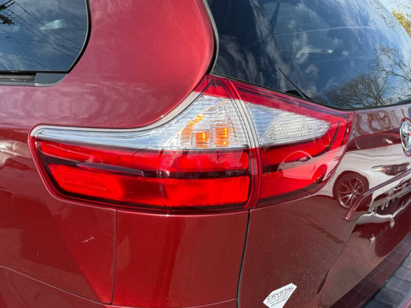 2015 Toyota Sienna XLE Premium 8-Passenger