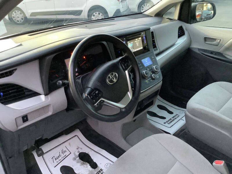 2017 Toyota Sienna L 7-Passenger