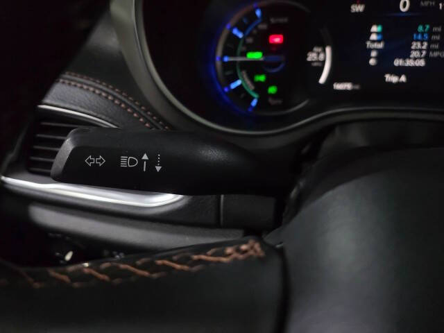 2025 Chrysler Pacifica Plug-In Hybrid Pinnacle