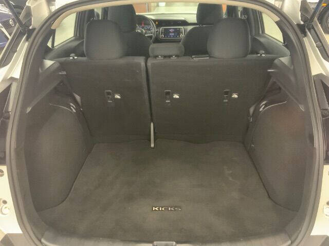 2020 Nissan Kicks SR