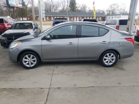2014 Nissan Versa for sale at SpringField Select Autos in Springfield IL