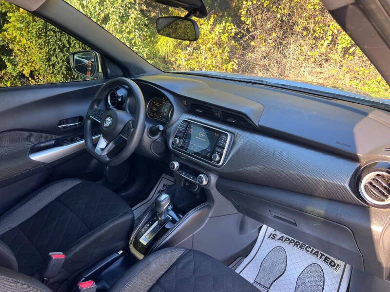 2020 Nissan Kicks SV