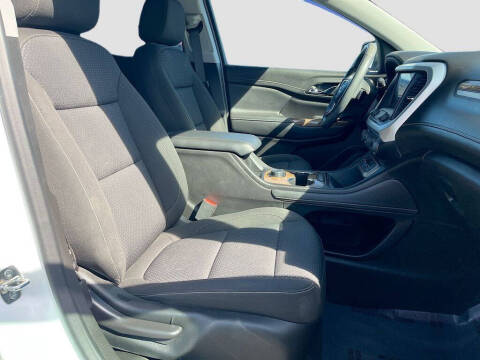 2022 GMC Acadia SLE