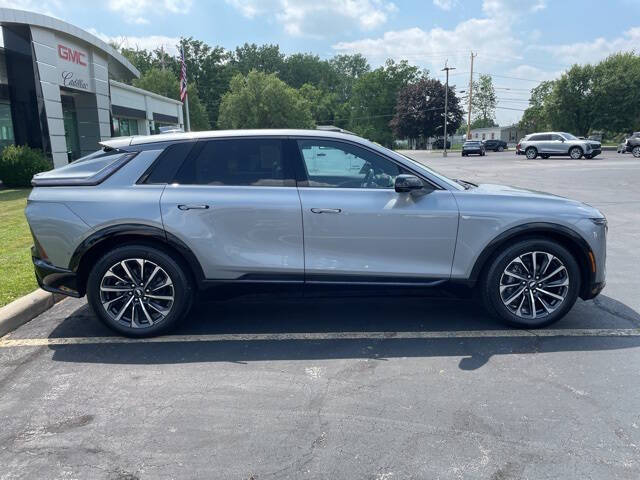 2024 Cadillac LYRIQ Sport 1