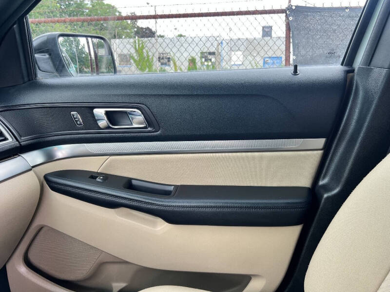 2016 Ford Explorer