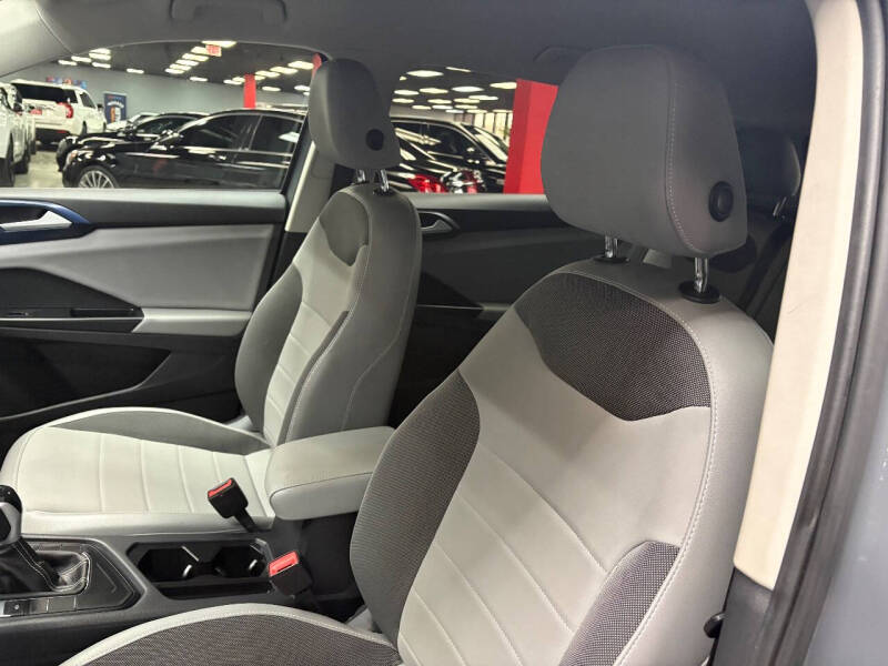 2022 Volkswagen Taos SE