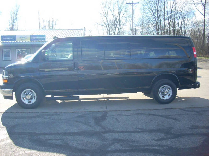 Used 2024 Chevrolet Express Passenger LT with VIN 1GAZGPF76R1227113 for sale in Warsaw, IN