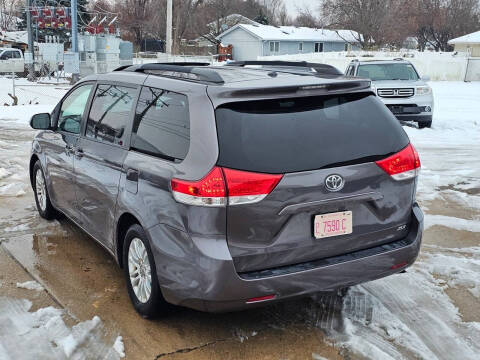 2012 Toyota Sienna XLE 8-Passenger