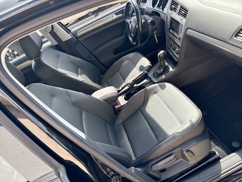 2015 Volkswagen Golf TSI S