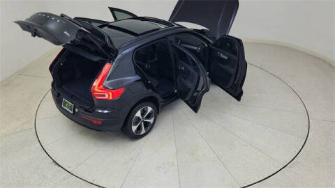 2024 Volvo XC40 B5 Plus Dark Theme