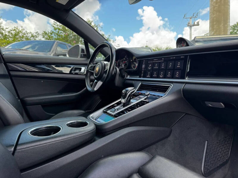 2020 Porsche Panamera