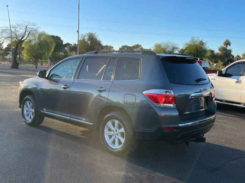 2013 Toyota Highlander SE