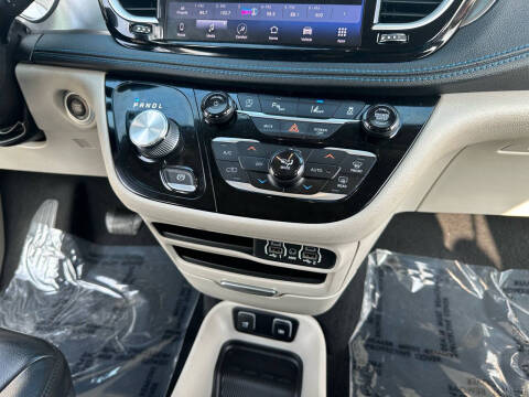 2021 Chrysler Pacifica Touring L