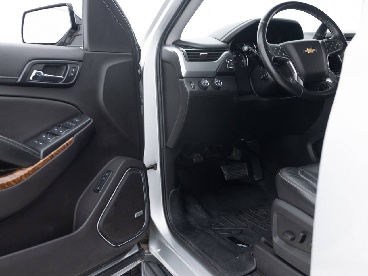 Used Car 2017 Chevrolet Suburban  Premier 4x4 4dr Suv For Sale Under $30,000 In Coal City, Illinois