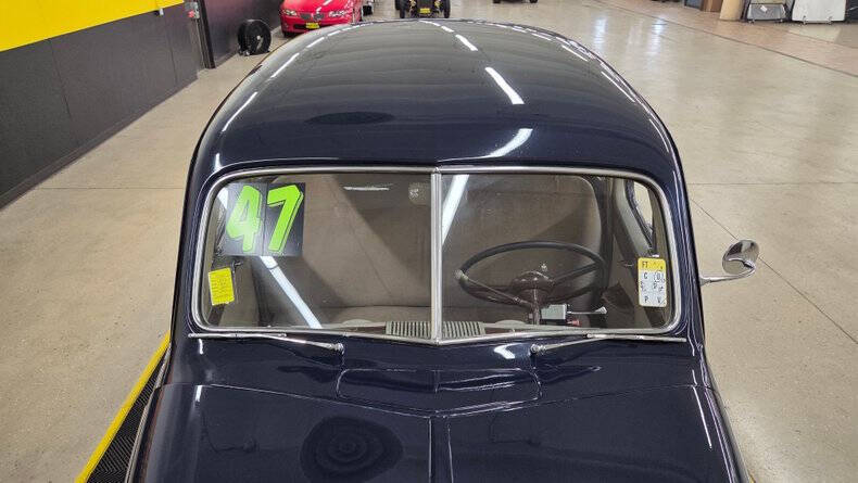 1947 Ford Deluxe