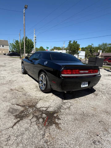 2013 Dodge Challenger SXT Plus