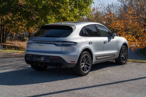 2025 Porsche Macan T
