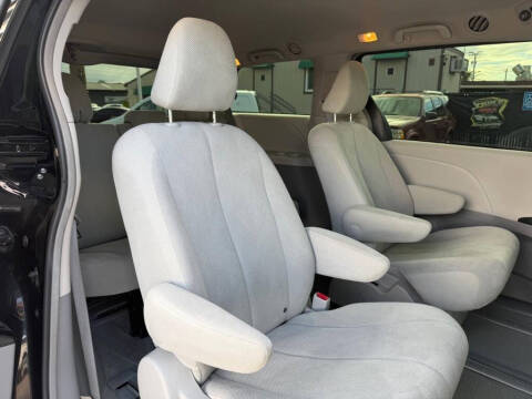 2014 Toyota Sienna L 7-Passenger