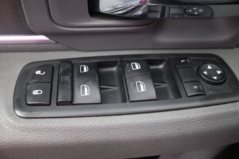 2013 RAM 1500 SLT