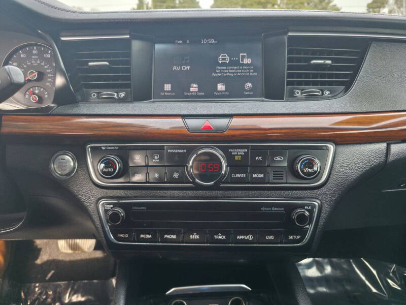 2017 Kia Cadenza Premium