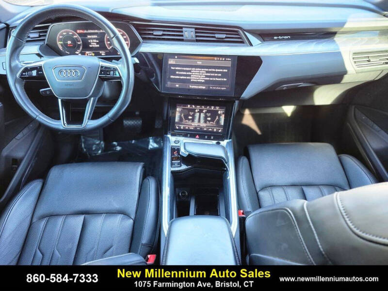 2024 Audi Q8 Sportback e-tron quattro Prestige S line