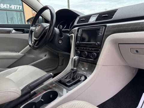 2016 Volkswagen Passat 1.8T SE