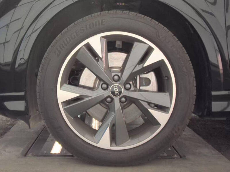 2024 Audi Q4 e-tron quattro Premium Plus 55