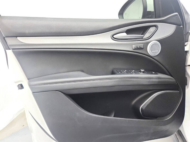 2018 Alfa Romeo Stelvio Sport