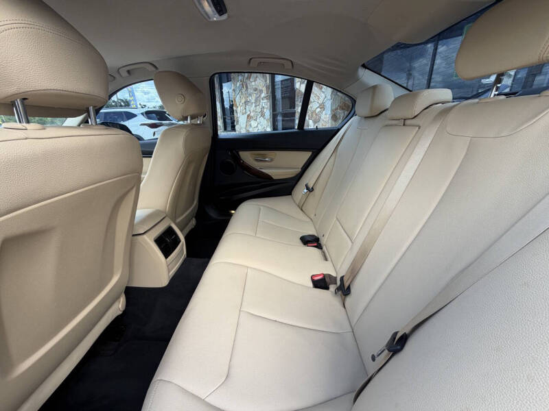 2017 BMW 3 Series 320i