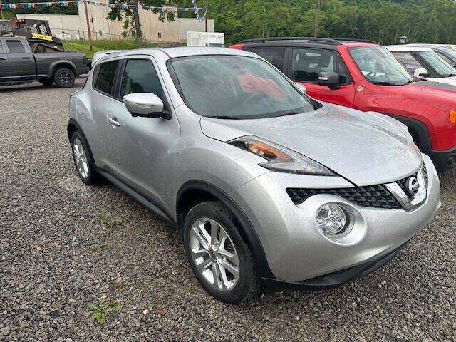 2016 Nissan JUKE for sale at SAVORS AUTO CONNECTION LLC in East Liverpool OH