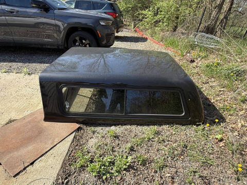 1900 TRUCK CAP - 7 FT BED n/a