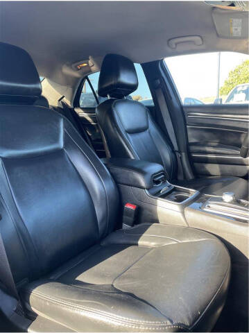 2016 Chrysler 300