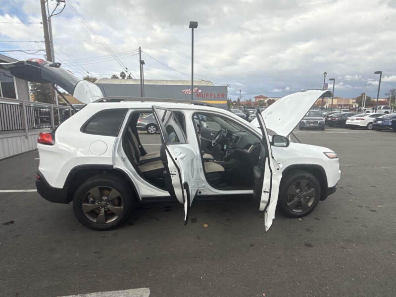 2017 Jeep Cherokee 75th Anniversary