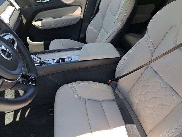 2026 Volvo XC60 B5 Core