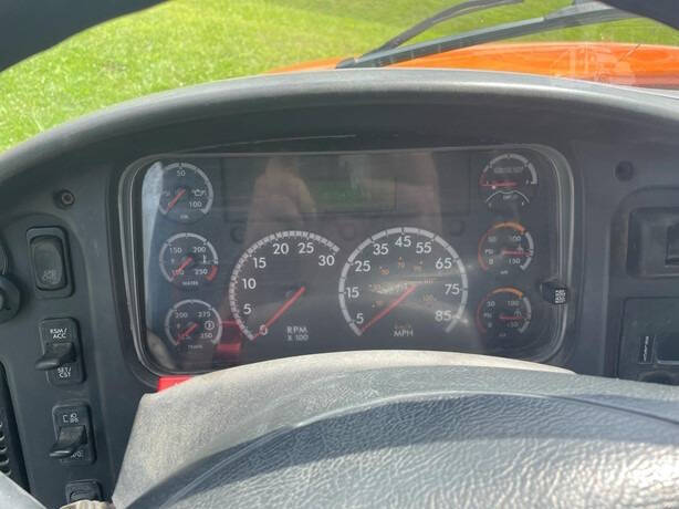 2018 Freightliner Business class M2