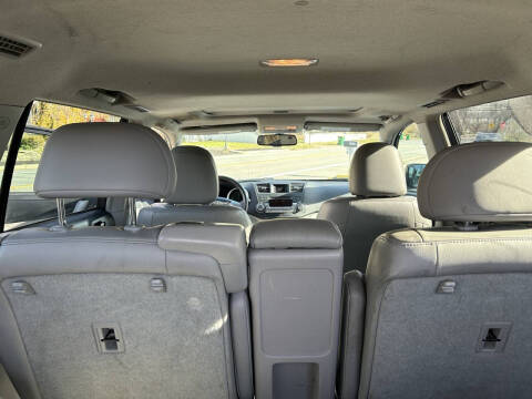 2011 Toyota Highlander SE