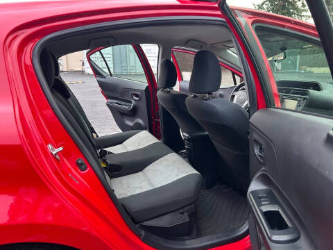 2016 Toyota Prius c Persona Special Edition