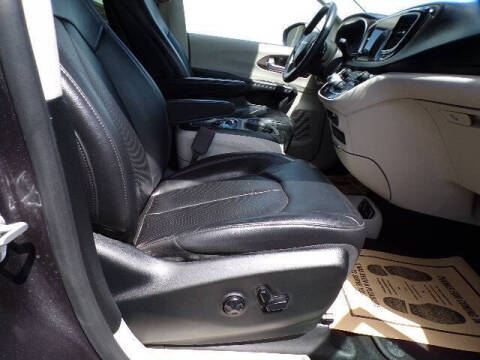 2017 Chrysler Pacifica Touring-L Plus