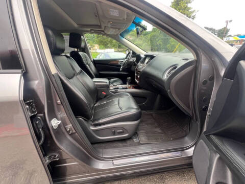 2017 Nissan Pathfinder Platinum