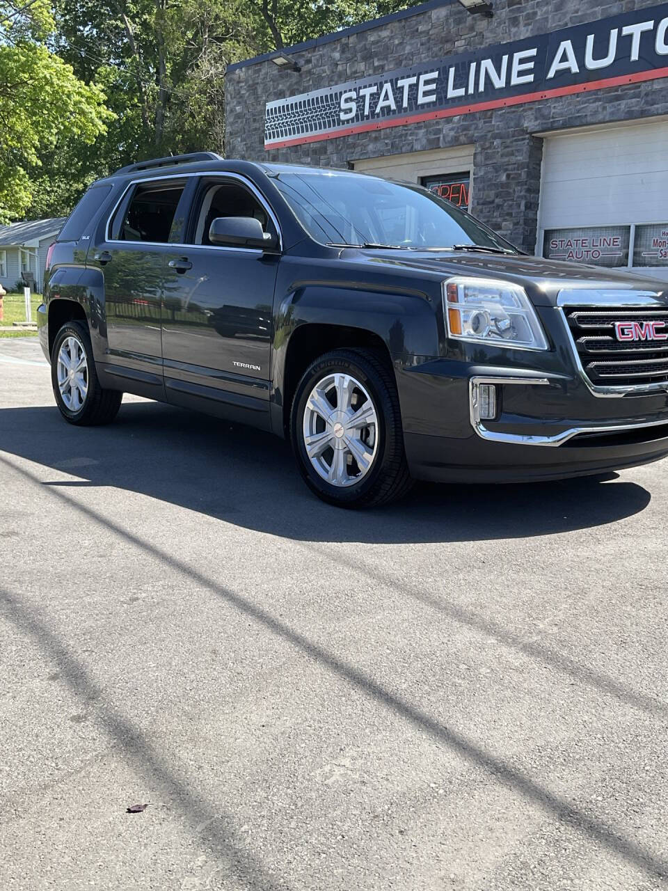 Gray 2017 GMC Terrain SLE-2 SLE-2 4dr SUV 1