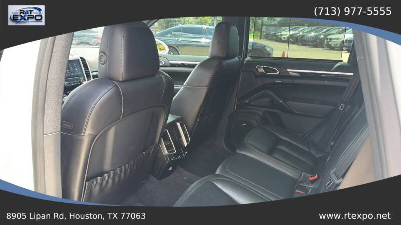 2017 Porsche Cayenne Platinum Edition