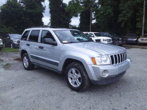 2005 Jeep Grand Cherokee for sale at Town Auto Sales LLC in New Bern NC