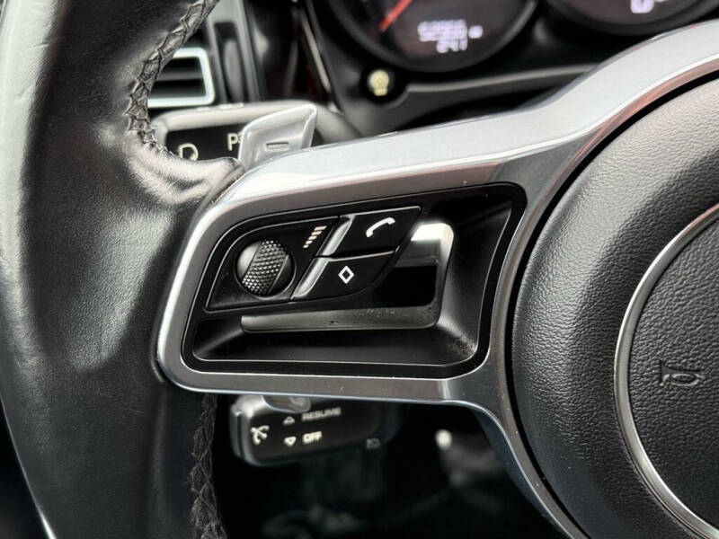 2020 Porsche Macan S