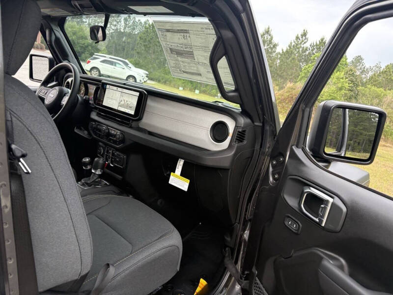 2025 Jeep Gladiator Sport