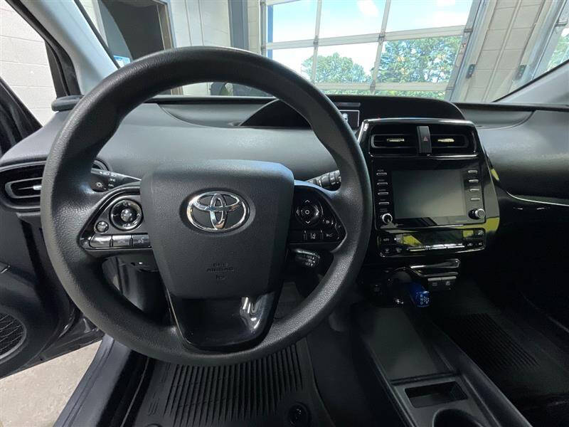 2022 Toyota Prius LE