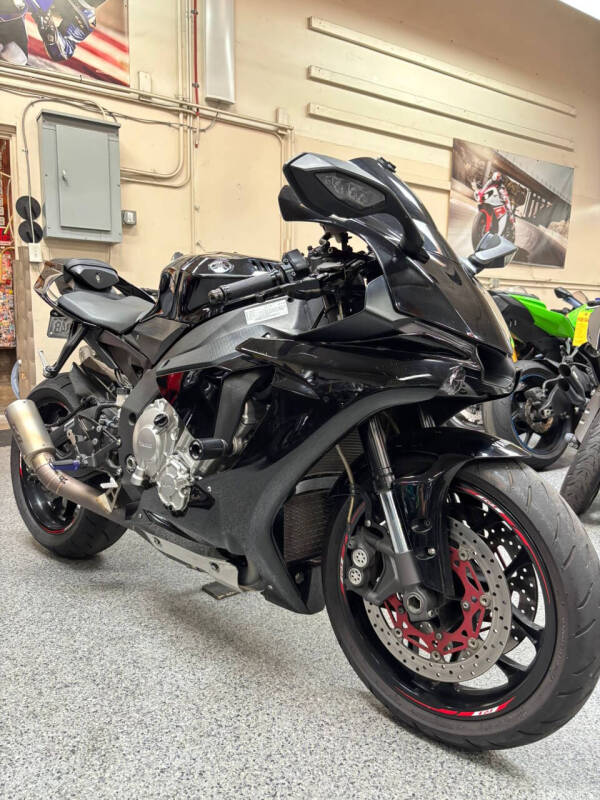 2015 Yamaha YZF-R1